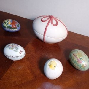 Vintage egg collection of 5 decorated eggs